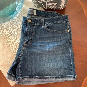 Levi’s jean shorts size 16